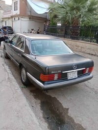 للبيع مرسيدس رئاسي 300SE لون رصاصي فيراني موديل 1991 بدون فتحة سقف سنو...