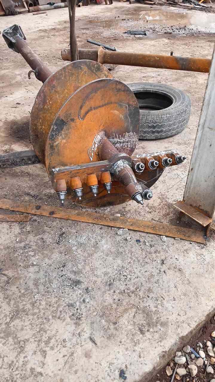 بسم الله الرحمن الرحيم
للبيع انواع البراين والماطورات حفر 
***********
***********
