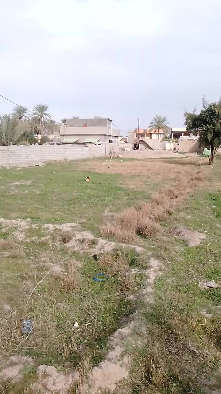 ياالله دونم اللبيع المكان قريه الساده عل شارع العام مي كهرباء تبليط كله يمه وبي بتلو وبي بيت السعر خاص او اتصال***********
