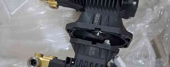 مضخة غسيل سيارات باورجت اصلي ٢٥٠ بار ١٥ ليتر مع تنظيم بار و اتوماتيك بارخص اسعار جملة بس ٩٥ دولار مع خدمات توصيل سريع المجاني لطلب اتصل واتس اب ***********
