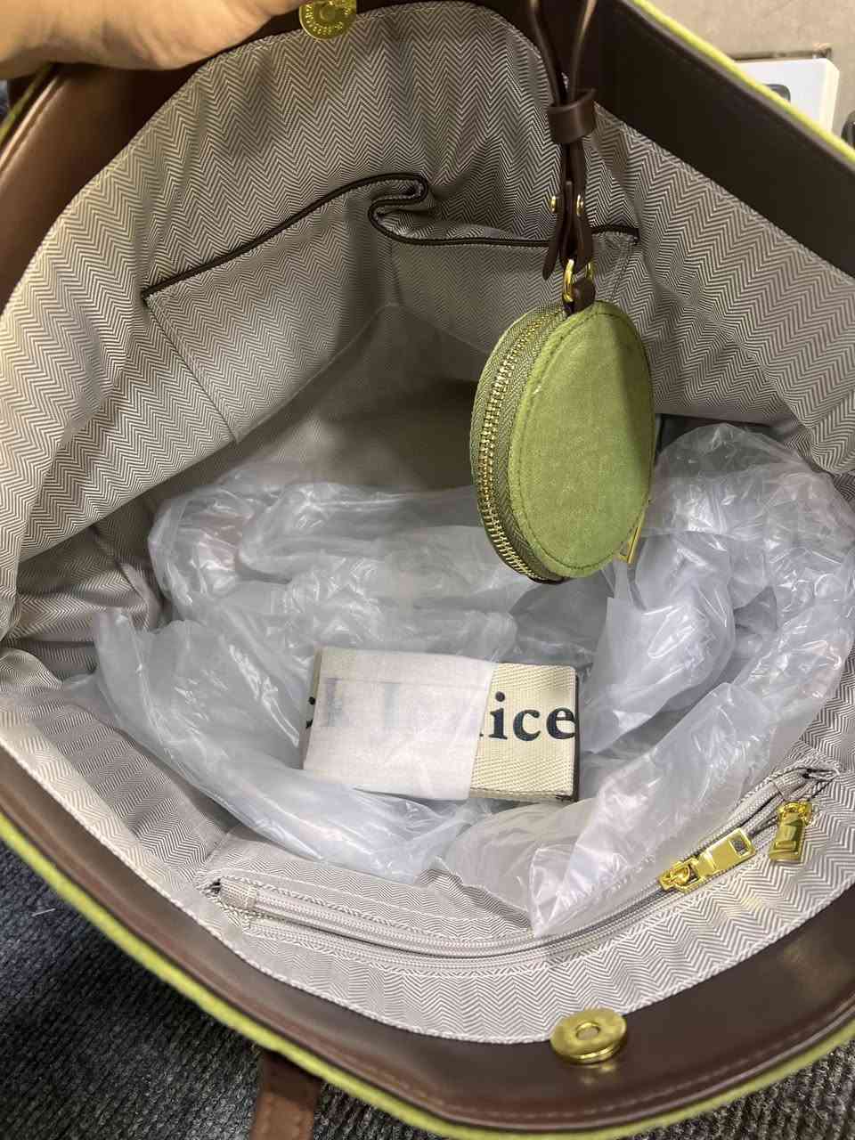 جنط نسائيه ثنين ثنينهم ب30 الف


**إذا كنت صاحب هذا الإعلان وتريد حذفه لأي سبب، رجاءا أرسل رسالة إلى الدعم الفني**