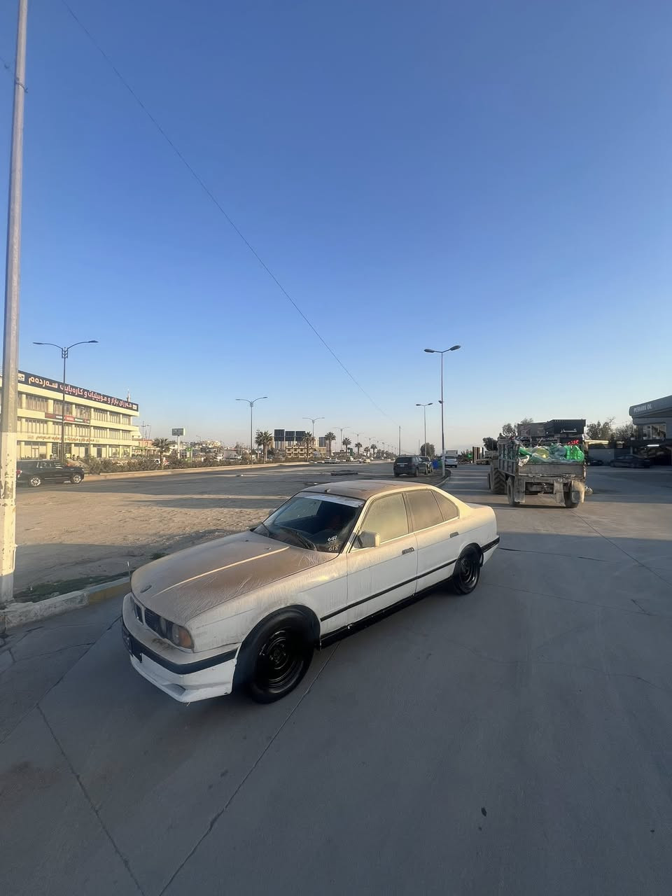 سه ره تا به ناوي خوا
علوج علوج

سلاو له هه موهاورييان 

بيه م بؤ فرؤشتن٥٢٨ گير عادي 

سلايت دوجام كاره با 

كاره باي مه زبوته 

مؤديل ٩١ 

موسو براوه به شه رت 

رزيويو خايس به شه رت 

 بيشو دواي تازه داكيراوه 

بي ته قه و ره قه 

كامل مه سروف كراوه 

كؤدي ئاسايشي بؤ كراوه 

***********
سعري٢٠ معامه له

ئه دمين✨❤️
