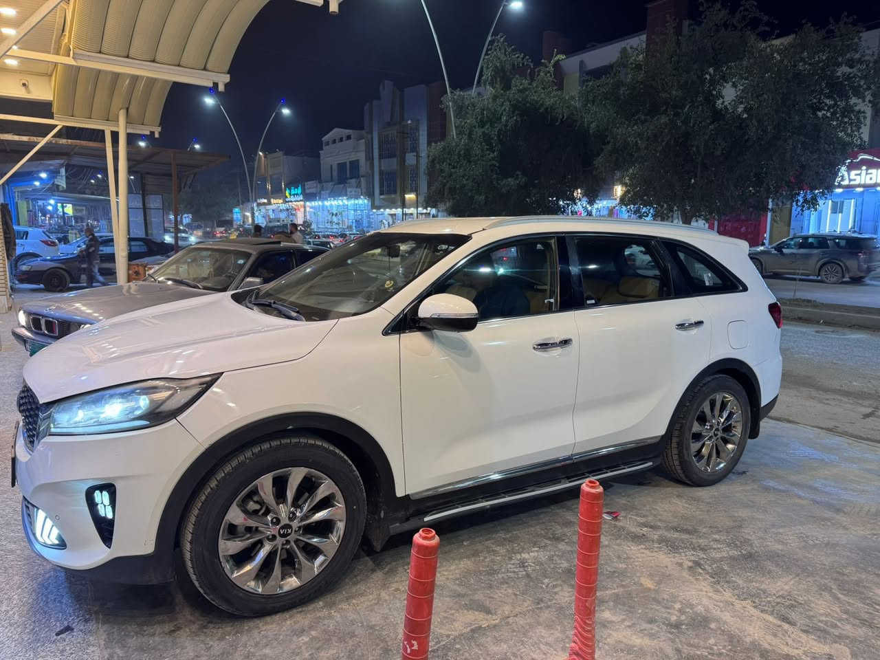 للبيع: كيا سورينتو خليجي 2020
• المحرك: 3600 سي سي
 • عدد الركاب: 7 ركاب
 • العداد: 60 ألف ميل
 • الرقم: أربيل – الجديد
 • الوقود: بنزين
 • ناقل الحركة: أوتوماتيك

المواصفات:
 • فل كامل عدا الفتحة
 • كاميرات 360 درجة
 • حساسات 360 درجة
 • 4 مودات قيادة
 • تعريب عربي (بلادي خليجي)
 • شاشة تحكم
 • تحكمات ستيرن
 • توقف ذاتي خلفي
 • تبريد بلادي (قطعتين)
 • جنطة كهرباء
 • Apple CarPlay
 • بصمة تشغيل
 • بردات بلادي
    •تحكمات بلمري 
    •ستيرن كهرباء
    •دوسات بلادي ختم سورينتو
    •اشاير بل مري 
 • وباقي مواصفات السورينتو المعروفة

الحالة:
 • الضرر داخل العراق فقط
 • بارد خشم البنيد فقط
 • شبرين بباب عكس السايق
 • الإيرباكات سليمة
 • جميع إشارات الدشبول طافية
 • لا يوجد أي چك شغال
 • المكينة والقير شرط الفحص

السعر: 253
قابل للتفاوض البسيط

📞 للاستفسار: ***********
📍 العنوان: صلاح الدين – سامراء
