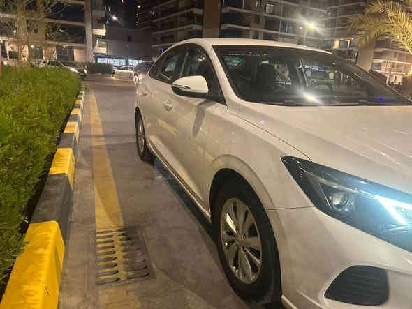 سلام عليكم شانجان ايدو بلس موديل 2023  السيارة ماشية 53 الف السيارة بيهه طخه بقبغ الجنطه والدعامية الخلفية وبيهه شخط بل باب بس ممسويهه السعر 127 وبيهه مجال بسيط مكان السيارة بغداد الحرية للاتصال ***********
