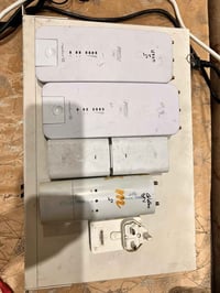 للبيع روكت ابريسم عدد 4 سعر الزوج 275 ميموسا 56 تك السعر 150 تواصل 078...