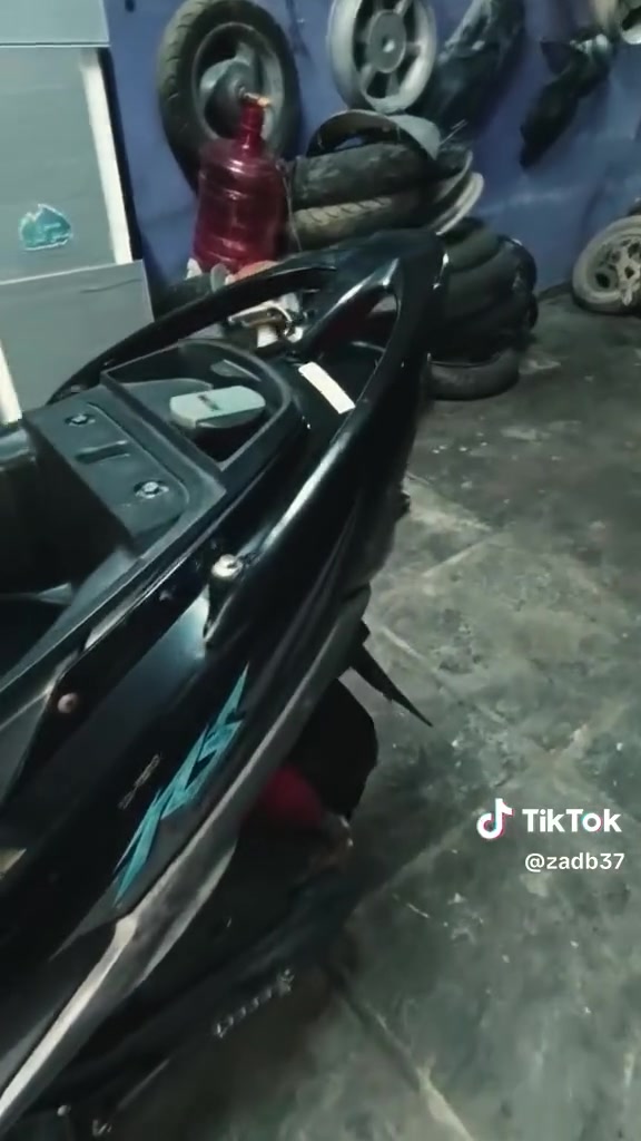 ل مكسلام عليكم ماكس عدله صارله شهرين من طالعه من الوكيل دراجه نضيفه كله بلاد ختم واحد ويه ينه مكفوله كفاله عامه جيب فيتر وتعال افحص شلعه و معدل تاكل الكاع السعر 850 قفلل قفل خاص مفتوح مو شراي لاتراسل


**إذا كنت صاحب هذا الإعلان وتريد حذفه لأي سبب، رجاءا أرسل رسالة إلى الدعم الفني**