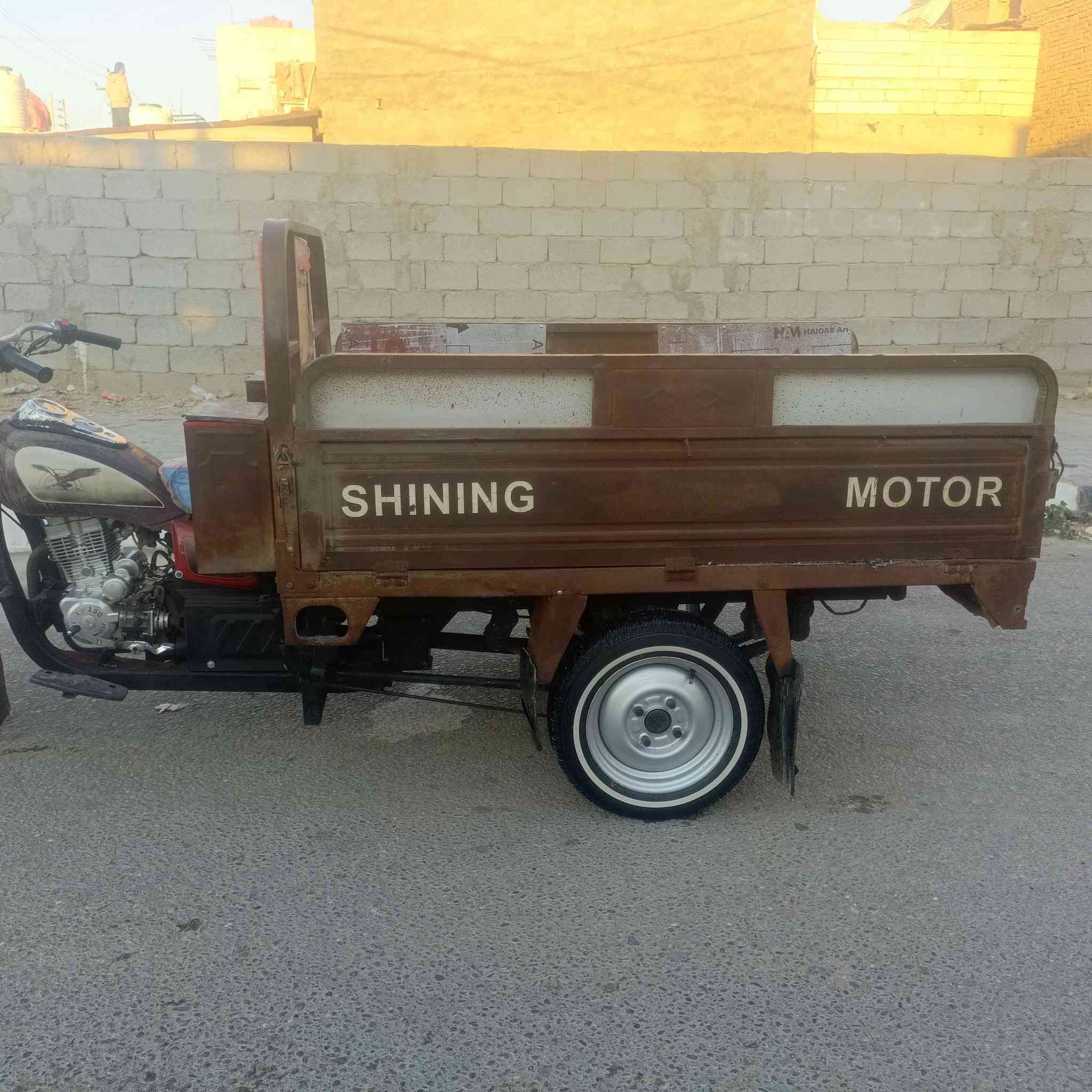 السلام عليكم ستوت 
***********

للبيع موديل 2015 مقفوله كفاله عامه العنوان كربلاء
