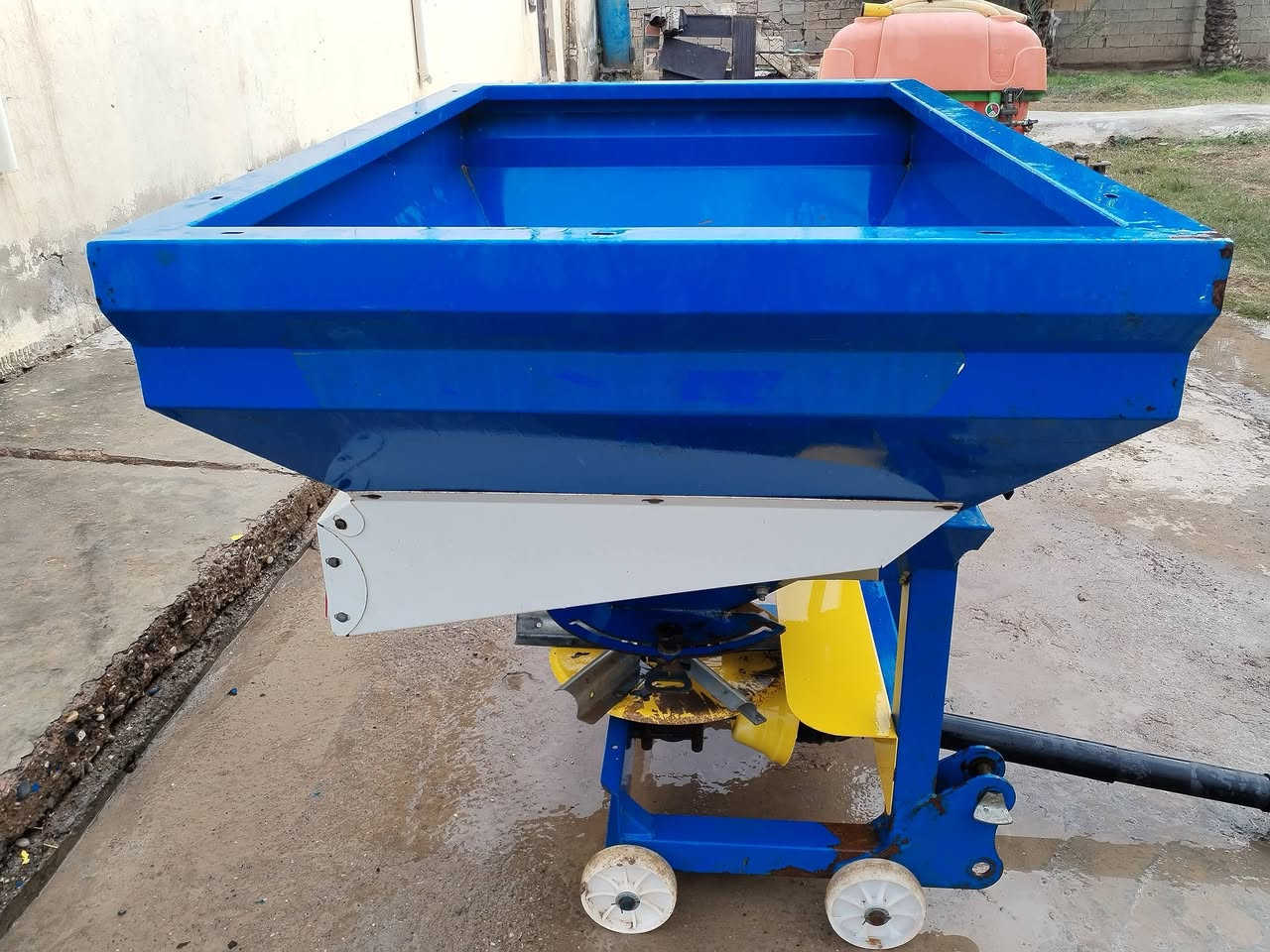 سلام عليكم ناثرى البيع العنوان ديالى ***********
