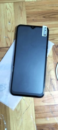 ما مفتوح • شاحن وسماعة • ذاكرة ١٢٨