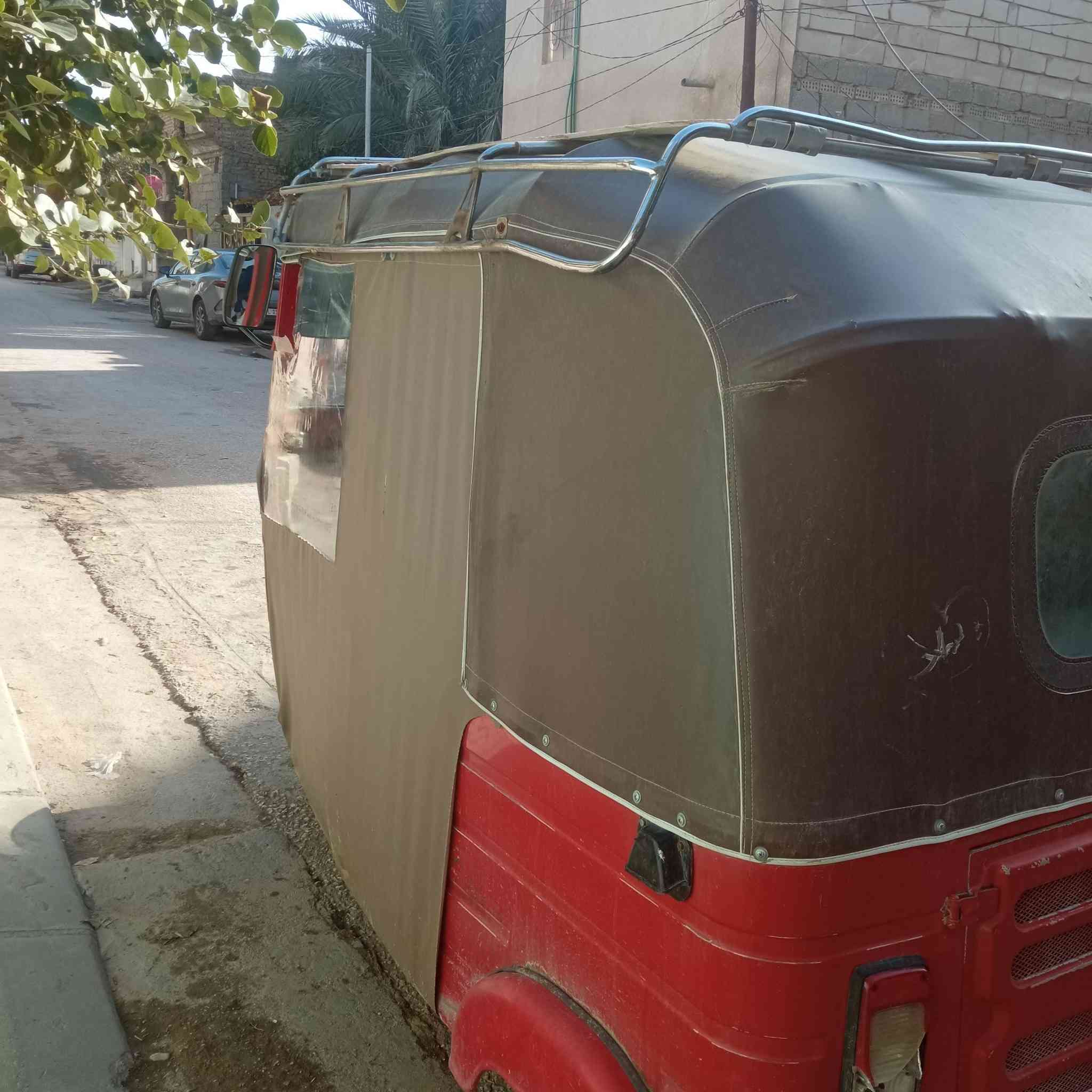 سلام عليكم تكتك موديل 18 رقم بلاديه لا صبغ ولا معجون فقط خياسات ودطخات زغار سعر 510 مكاني كربلاء حي العامل ***********
