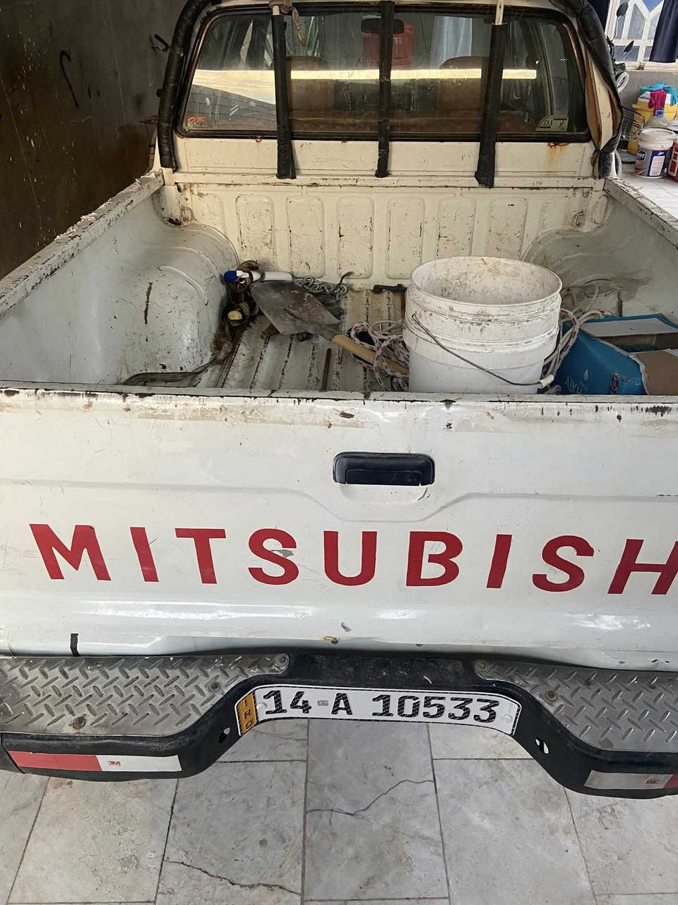 السلام  عليكم سياره مستبوشي مديل 2005 سياره خير من الله حداديه جديده تايرات جدد كير محور  وتماتيك  مكينه توا شادها جديده سياره غرفتها نضيفه كلش بس عدك هاي دعمه موضحه بدايه جاملغ الأيسر الأمامي عنوان البصره الهارثه حي سيد شهداء عمود ١٩٩  سعر سياره ٥٥ وبيها مجال  للتواصل عل رقم ***********
