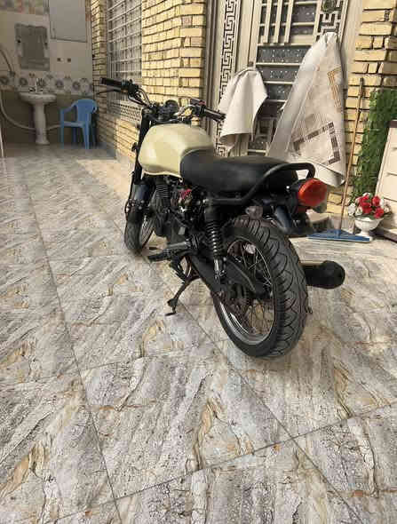 دايوان لايتي مكينه 200 كفاله عامه الدراجه جديده حيل كلشي ما عوزهه سعرهه 1750 اوراق كامله ***********
