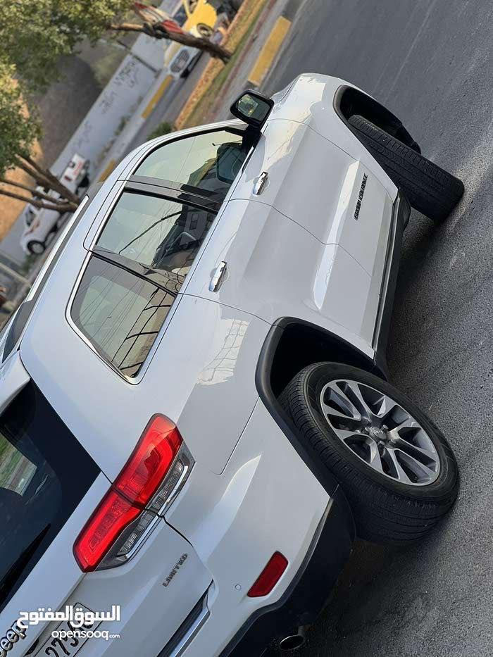 السلام عليكم للبيع فقط غير متواجد على فيس مكلف بالنشر
جيب 2018 گراند  شيروكي لمتد ابيض لؤلويرقم بغداد رقم جديد 
معروفة مواصفات الشيروكي بنواما فول
ماشية ٩٥ كير مكينة كهربائيات تايرات باتري مكفول 
صدرهة ٨٥ ٪؜
بغداد شارع فلسطين 
السعر 230 وبيها شي بسيط 
 للتواصل *********** 

غير متواجد عل فيس مكلف بالنشر
