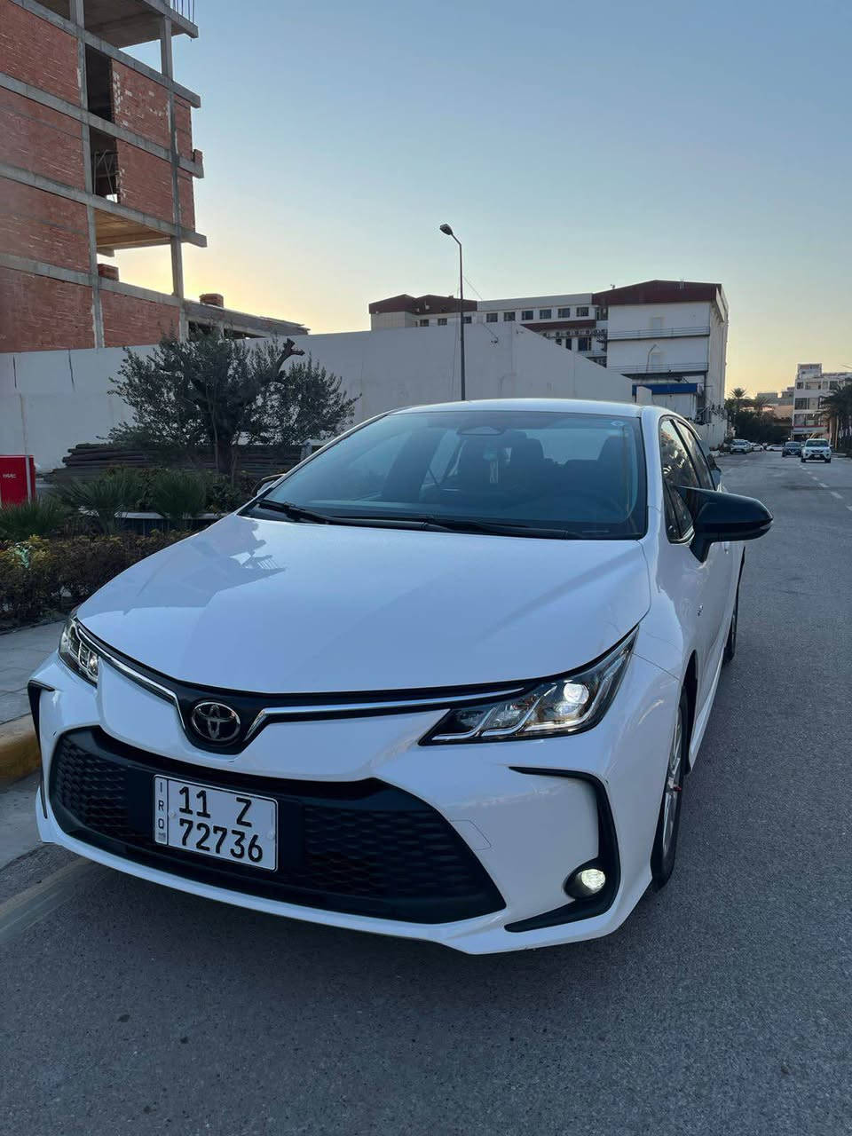 السلام عليكم
تيوتا كورلا هايبرد 2025 للبيع 
فول مواصفات عدا الفتحة والجلد
تحكمات ستيرن 
كامرة 
تبريد قطعتين 
شاشة كار بلي 
رادار امامي 
تحديد مسار ومثبت سرعة هاند بريك كهرباء و اتوهولد 
وبعد بيهة هواي مواصفات 
السيارة مكفولة وماشية 20 الف 
بعدهة بحالة الوكالة السعر 150 وبيهة مجال بسيط ٠٧٧٢ ٦٣٣ ٧٤٧٦ بغداد, العراق
