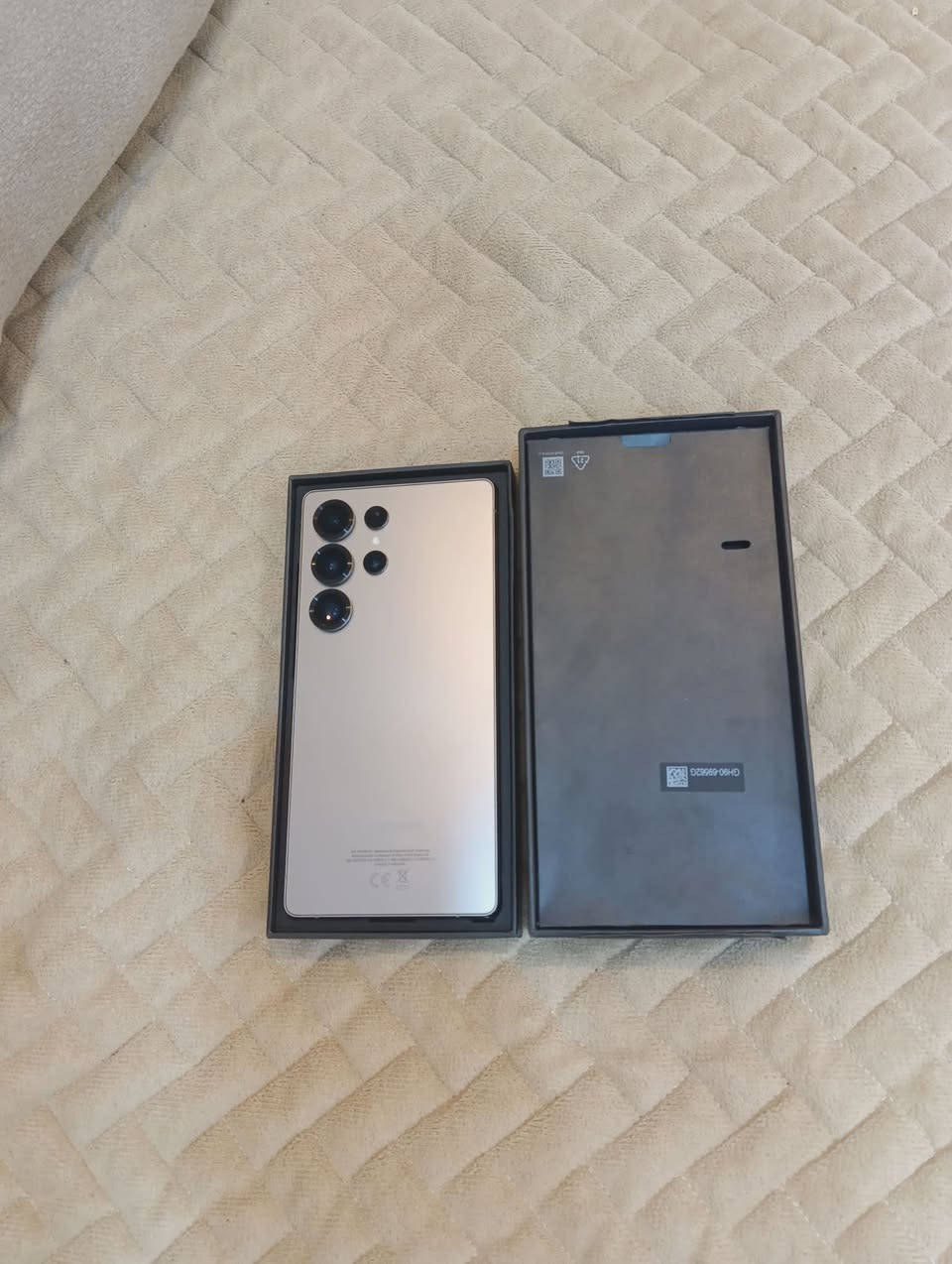 سامسونج الترا S25 ذاكره 12/1TB (تيره) نظافه 100% استخدام 5 اشهر لون تيتانيوم مع كامل ملحقاته السعر 1650 مكاني حلة بابل (نادر 2 ) متواجد على الفيس وعلى الاتصال رقمي ***********
