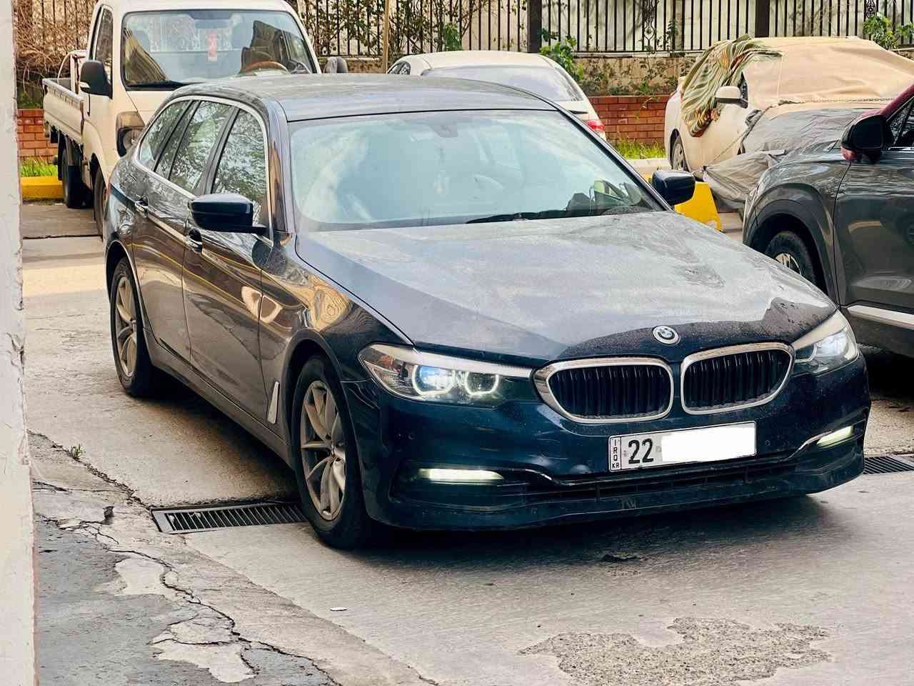 السلام عليكم 
Bmw/520/2019
السعر 148$ للبيع اومراوس حسب القناعه
***********
بي ام دبليو موديل (2019 )
مكينه ٤ سلندر تيربو مكفوله كير ومحرك وصبغ وباردومسويله سيرفس كامل السياره خليجيه وكلها عربي من شاشه الدشبول لشاشه الاعطال 
داخل جلد قرميدي بلادي ونظيف كلش 
كشن كامل كهربائي ميموري
وستيرن كهرباء وخزن
شاشه جبيره وماوس تحكم بالشاشه و وسائط ومعلومات السياره 
بصمه وحساسات امامي خلفي بلادي وشغال لايت زنون وعدسات متحركه اصل ترحيب مري ويدات البوب داخل الاناره كلها led بلادي السياره بيها led ابواب ودشبول متغير الالوان بلادي 
كروز سرعه وتحكم ستيرن اوتو ستوب هندبريك دكمه واوتو هولد تبريد ٣ قطع وكله لمس وشاشه ٣ وضعيات قياده نورما وسبورت وكومفورت صندوك كهرباء وبرده الصندوك كهرباء 
بيها بعد مواصفات والسياره نظيفه كلش وع الفحص 
رقم اربيل جديد بأسمي تحويل او وكاله
السياره مكانها بغداد اليرموك 4شوارع
السعر 148 وبيها مجال بسيط
*********** بغداد, العراق
