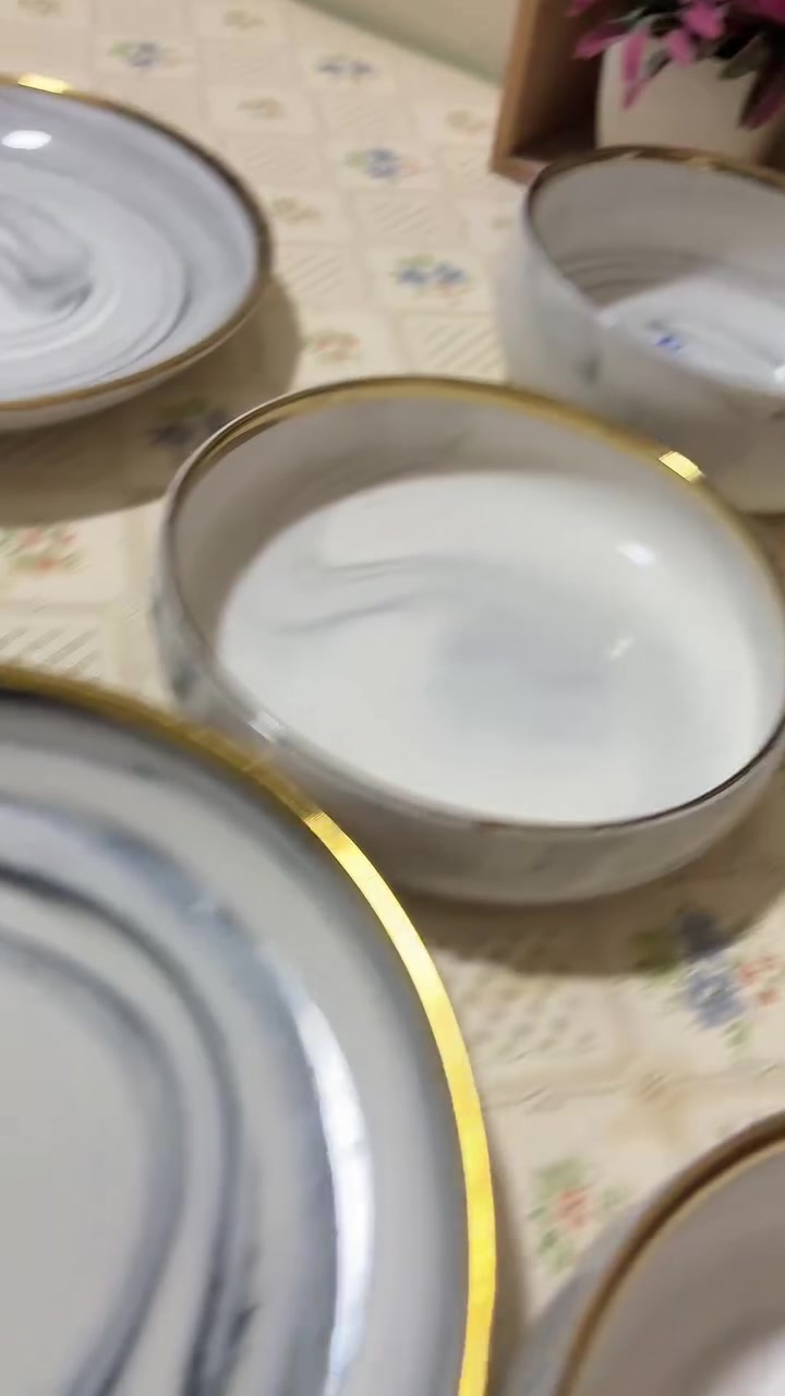سيت ٣نفرات يجنن بنات  مرمري دزاين كلاسك متكون من ٣صحون تمن بدمارات مرمري ٣كاسات مرق ١كاسة سلطة وهذا جمال كلة يوصلج تفحصي قطعة قطعة اي ضررنتحمل المسؤلية واثقين من تغليفنا. @الكل @الجميع


**إذا كنت صاحب هذا الإعلان وتريد حذفه لأي سبب، رجاءا أرسل رسالة إلى الدعم الفني**
