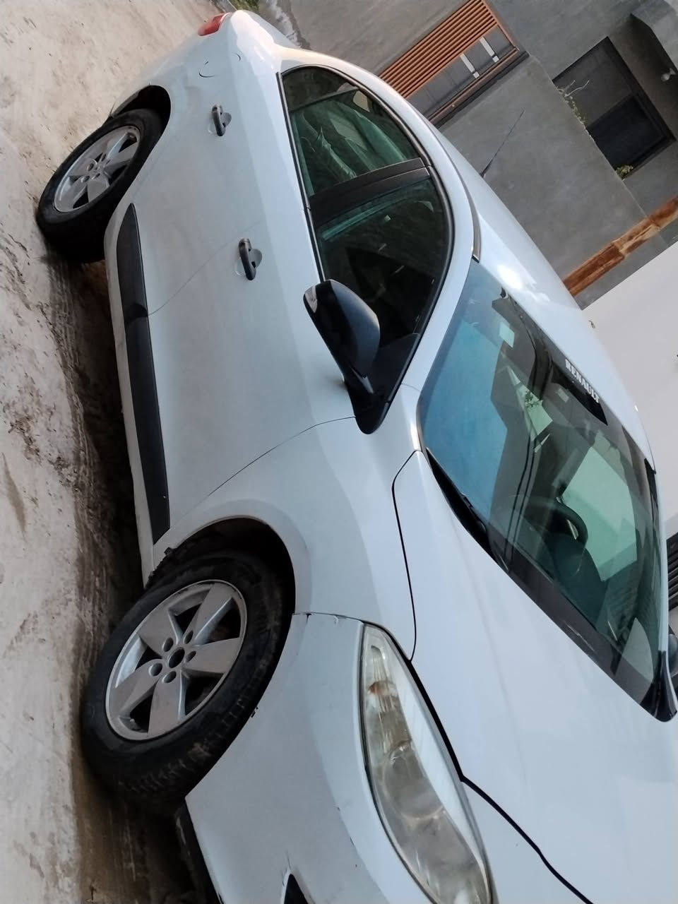 السلام عليكم 
موديل ١٢ رقم كربلاء المالك من الحله 
بيها نواقص بسيطه بسبب عدم التفرغ ما سويتهن 
كير جيد مكينه جديده 
مكان السياره حله حي الزهراء 
السعر ٦٣ بيها مجال بسيط 
غير متواجد على الفيس ***********
