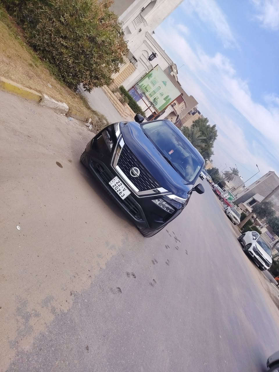 السلام عليكم...للبيع بسعر مناسب جدا وبالعافية عالياخذها.. 
 نيسان روج 2023 وارد امريكي بدون اي صبغ و بدون تبديل.. حادثها موضح امامكم... السيارة جديدة جدا... ماشية 69... رقم مميز للبيع السعر 155 بلاش وبالخير عالياخذها
الاتصال على الرقم ***********
مكان السيارة بغداد اليرموك قرب ساحة قحطان
