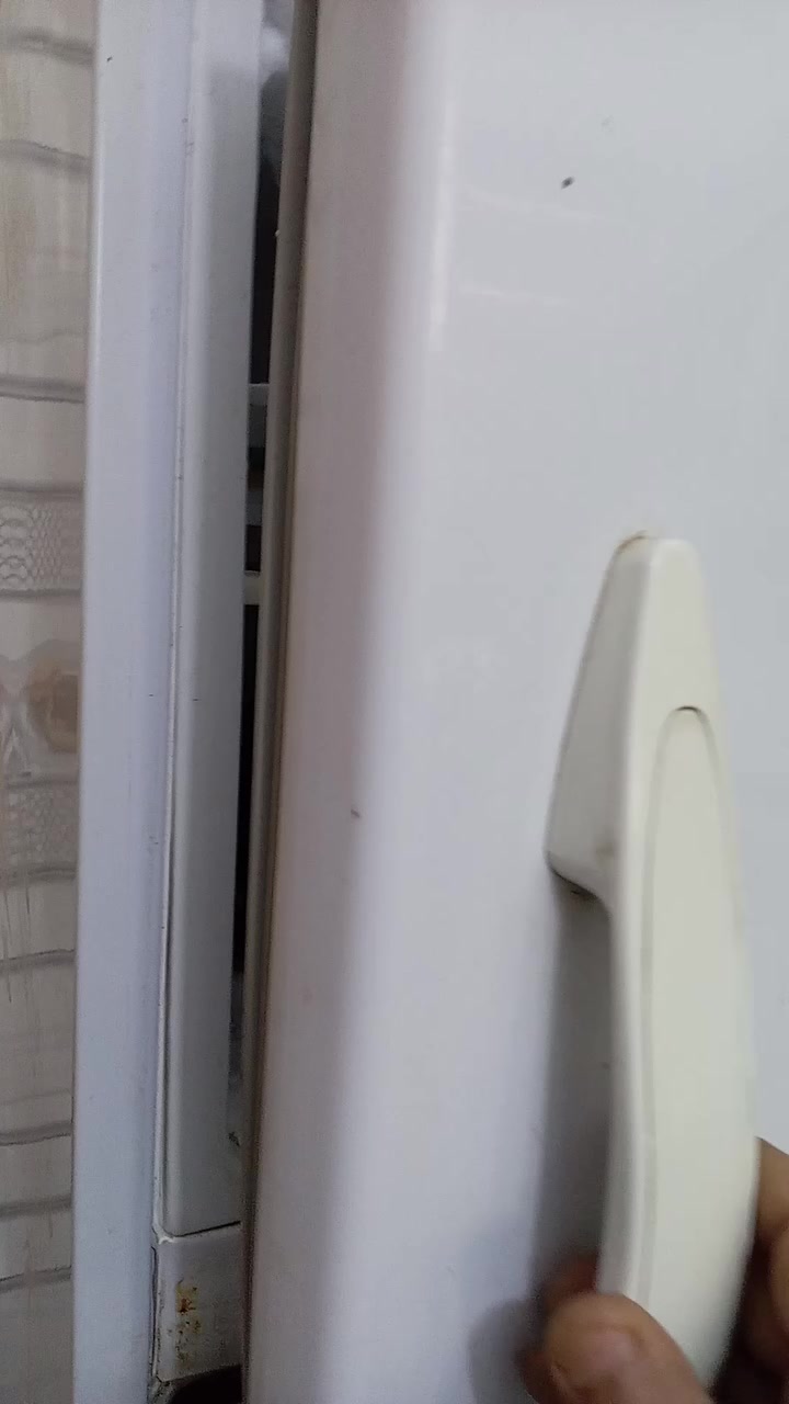 ثلاجه شغاله للبيع السعر 200وبيه مجال الشراي يتفضل خاص


**إذا كنت صاحب هذا الإعلان وتريد حذفه لأي سبب، رجاءا أرسل رسالة إلى الدعم الفني**