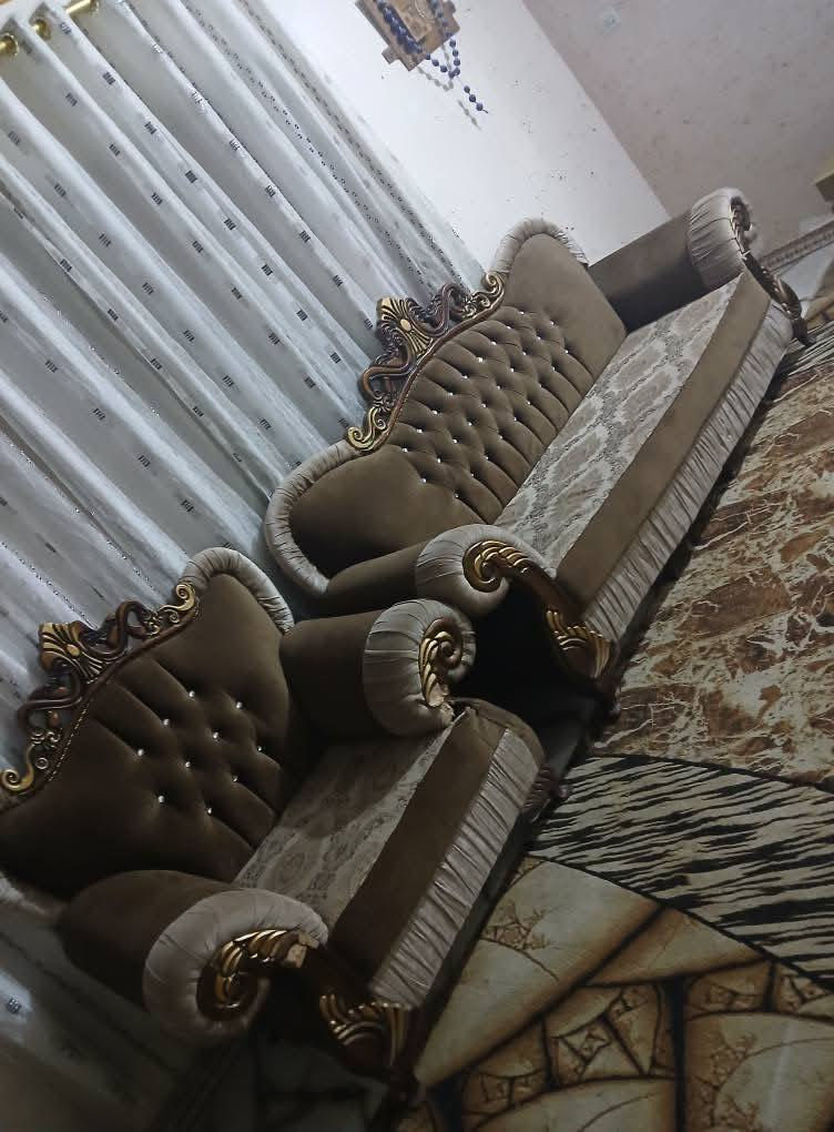 للبيع ١٠ مقاعد تخم سعر ٢٥٠ وبيه مجال ع خاص
فلوجه حي معلمين 
*********** للإستفسار
