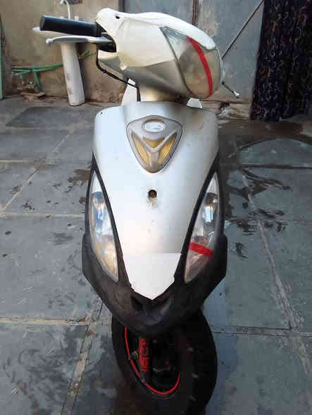 سلام عليكم كامكو في تو ختم واحد مفتوحه تاير جديد كهربائيات شغاله نكره سلف مكان فجر السعر 450 بيه مجال ***********
