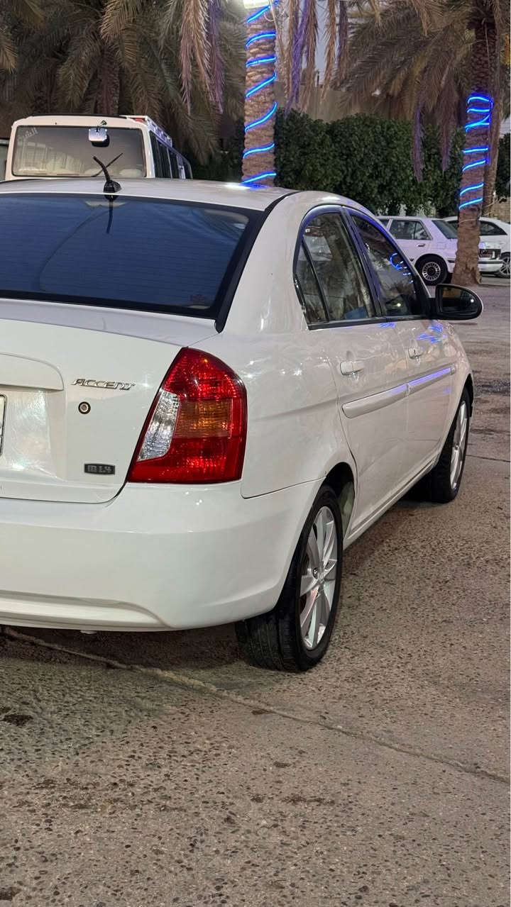 بيع فقط …
هونداي اكسنت 2009 خليجي مكفوله عده البنيد مبدل بدون اي حادث  وتكحيلات بسيطه جاهزه بدون اي نقص مكينه 1600 جديده حدادية جديده تبريد جديد ثلج شاشه اندرويد كاميرا تايرات جدد رقم بغداد شرط التحويل سعره 90 وبيه مجال ان شاء الله رقم صاحب السيارة مكانه كربلاء القادسية 
‭‭  ***********‬ كربلاء, العراق
