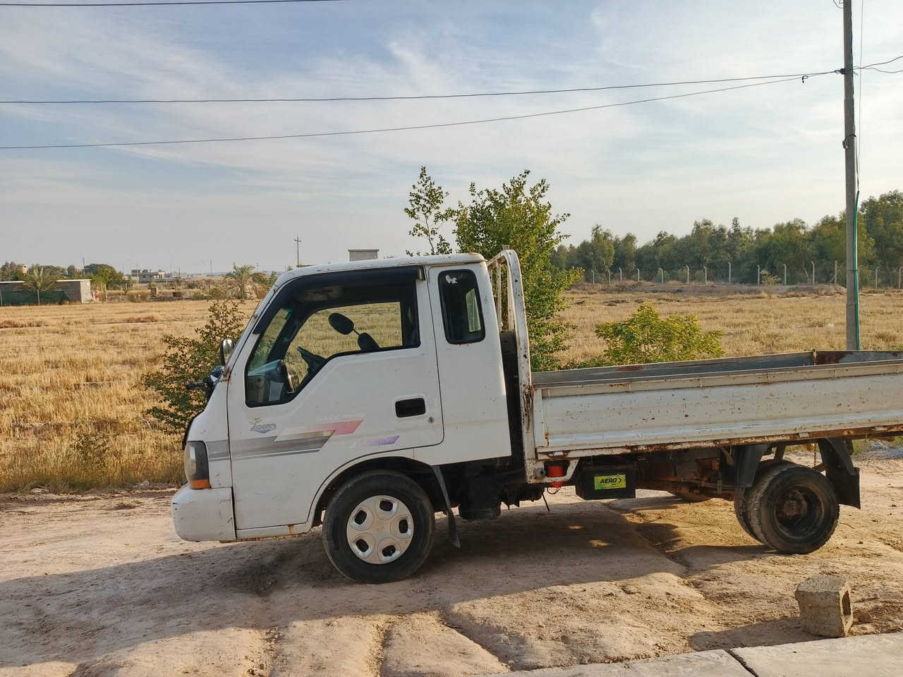 كيا ام عيون موديل 2000 
السعر 70  المكان الفلوجة 
***********
