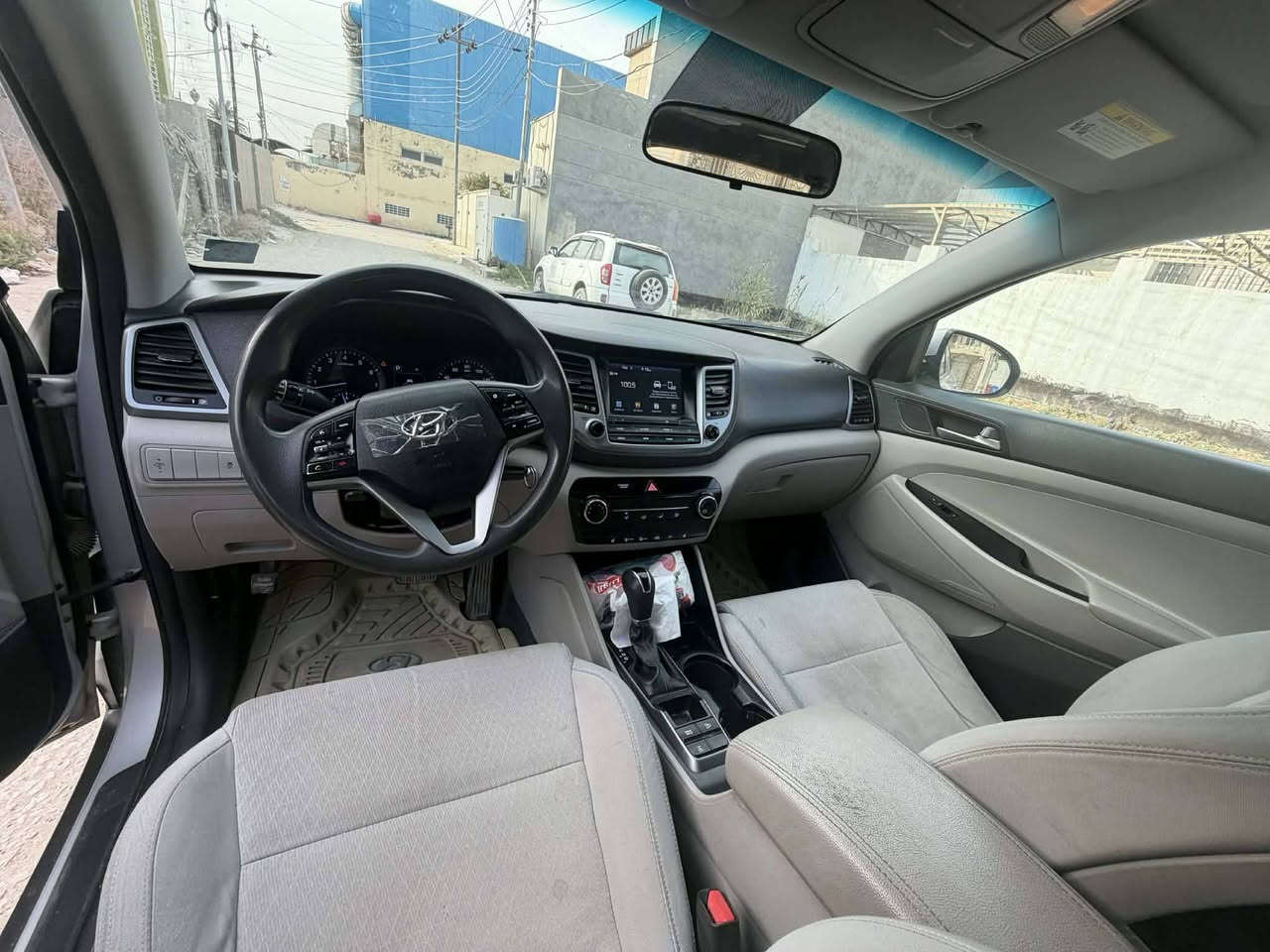 السلام عليكم
هونداي توسان
موديل 18
وارد امريكي
ماشيه98 الف حقيقي
رقم بغداد مشروع وطني
المواصفات
لد امامي خلفي
فور ويل
كامرا شاشه كبيره
كشاف 
كشن كهرباء
تتفأه بالكشنات
ويلكب 17
تحكم جهتين
مكينه 2000 ما مفتوحه
كير اي تي ما مفتوح
حادثه قطعه وحده فقط ولباقي مكفول من صبغ وضربه 
صور لحادث موجوده
تخم تاير جديد هسه شاده قبل يًومين
حداديه جديده قبل فتره مسويه
ادامه كامله 
كير مكينه جدد ما مفتوحات
السعر 147 وبيه مجال 
مكاني بابل***********
