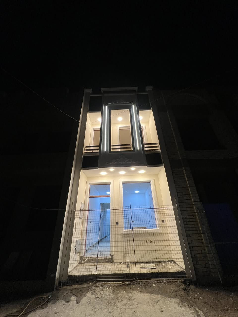 السلام عليكم 

دار ٥٠ م جديد
واجهة ٤ نزال ١٢.٥٠
بناء درجة اولى 
بسعر مناسب جداٍ 

الأساتذة شارع المدارس قريب السريع 
على شارع ١٥ 

الطابق الأرضي 
استقبال + مطبخ + خدمات 

الطابق الاول
غرفتين نوم + خدمات 

للاستفسار 
***********
***********
الفهد للعقار
