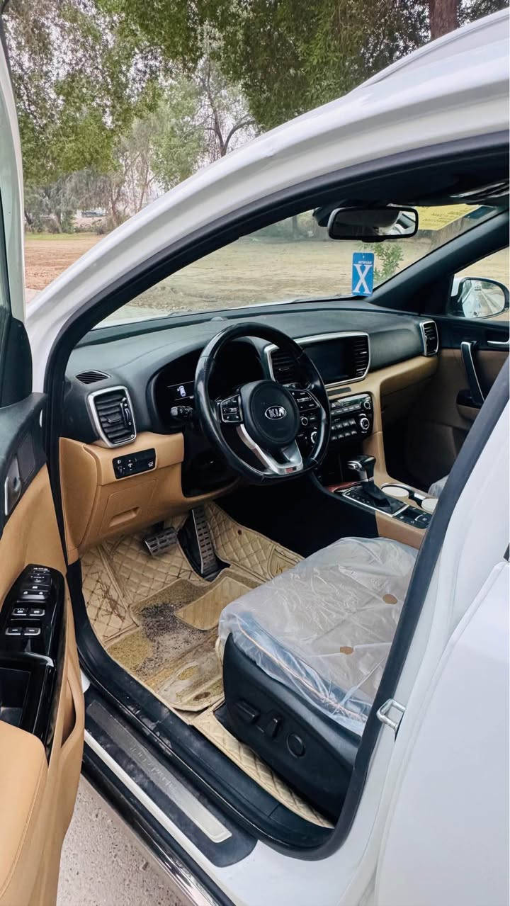 سلام عليكم سبورتج 2020 جي تيلاين سيارة نظيفة بيه صبغ جاملغ امامي فول مواصفات سعر 196 بيه مجال بصيط *********** بغداد, العراق
