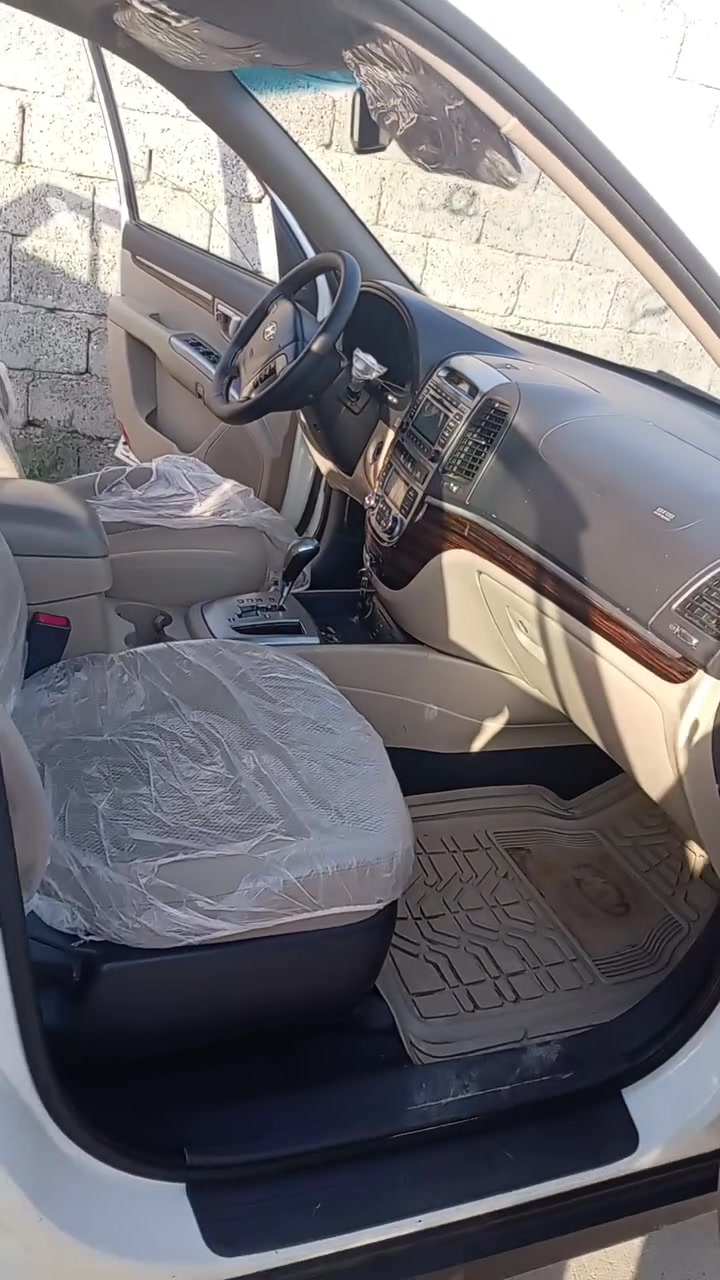 سنتافي  موديل ١٢ وارد خليجي اني الشرعي ماشيا ١٥٠ كاربون بنزين بيه سيارة اي نقص مابيه جديده كلش ***********
