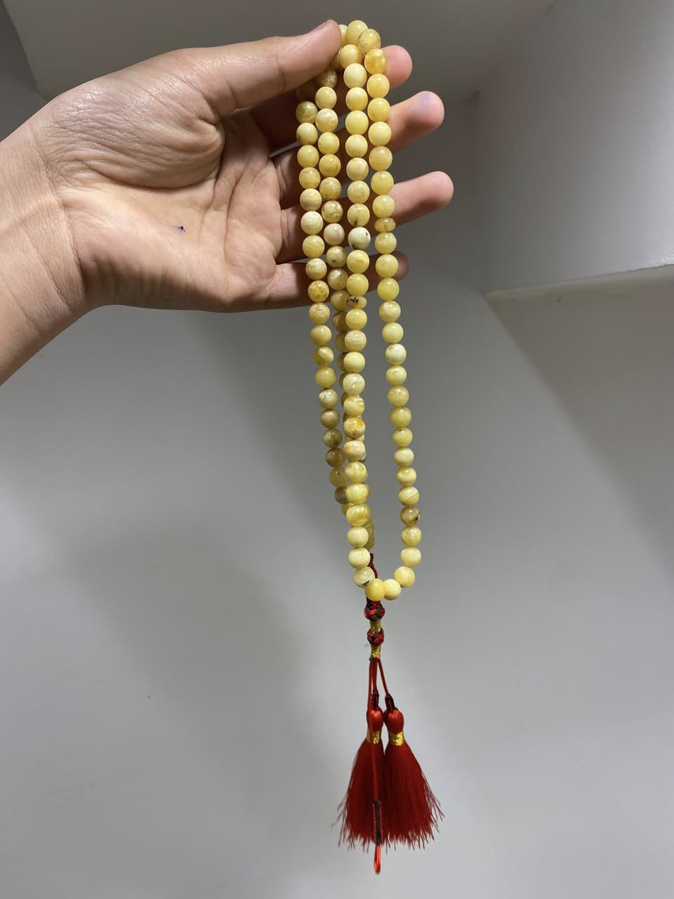 السلام عليكم سبحه كهرب حر طبيعي خامه جبنيه مقفوله 99 خرزه كركوشه كويتي 38 غرام بدون شواىب سعر الاغرام الفين دينار للاستفسار اكثر ***********
