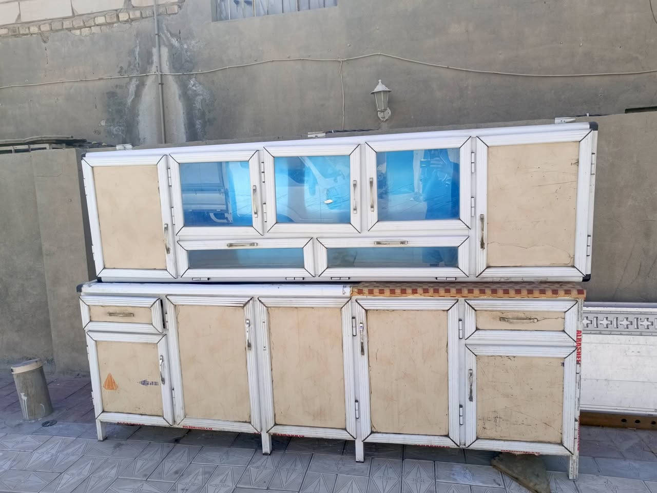 لبيع الطول 3 متر نضيف سنك وياه طابقين السعر 150 قفل جديد كلش كامل *********** ناصرية ناحية السديناويه
