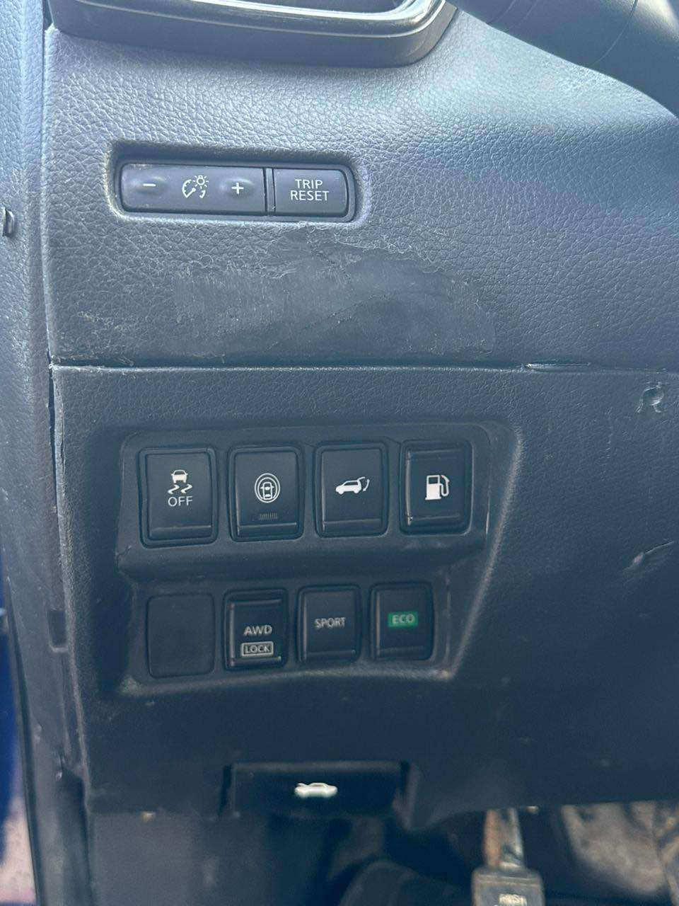 نيسان روگ موديل 2019SV
گيرومه كينه و ته بريد به شه رت 
سه نه وى به سه رجووه 
عام نيه به عام ده يفروشم 
٢٥وه ره قه غرامه ى له سه ره 
جوارتايه و ويلى نوى له ژيره
شوين هه ولير 

*********** أربيل, العراق
