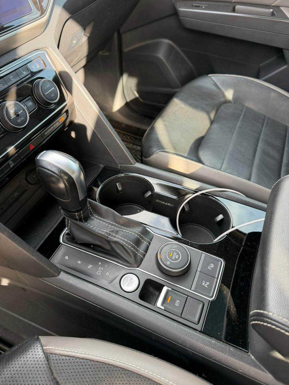 السلام عليكم 
اطلس 2022 🔥
سعر 250ومجال قليل 
عدد المقاعد : 7 راكب
‏‎عداد المسافة : 23 الف 
حجم المحرك :  V6 3.6L ( 6,سلندر )‏‎‏‎
ملاحظه : بابين صبغ و واحد قطعه كلير امامى و خلفى كبس ✅
رقم شاصى 1V2WR2CA7NC512178

كافة الايرباكات سليمة 100%✅

فول مواصفات  1/1
‏‎
دفع رباعي 𝐀𝐖𝐃
 ابواب بصمة
‏‎بصمة تشغيل 
تشغيل عن بعد(𝐑𝐄𝐌𝐎𝐓𝐄 𝐒𝐓𝐀𝐑𝐓) ‏‎ 
‏‎شحن وايرليس
‏‎صندوق شفط كهربائي 
‏‎شاشة دشبول ديجيتال
اوتو هولد : 𝐀𝐔𝐓𝐎 𝐇𝐎𝐋𝐃
اوتو ستارت : 𝐀𝐔𝐓𝐎 𝐒𝐓𝐀𝐑𝐃
‏‎اوتو ستوب : 𝐀𝐔𝐓𝐎 𝐒𝐓𝐎𝐏
‏‎رادار امامي ( تحديد مسار )
‏‎رادار جانبي  ( نقاط عمياء )
‏‎رادار خلفي ( التحذير من الاصطدام )
حساسات ° 𝟑𝟔𝟎 
‏‎حساسات امامي
‏‎حساسات جانبي 
‏‎حساسات خلفي 
نظام : 𝐄𝐂𝐎
نظام : 𝐍𝐎𝐑𝐌𝐀𝐋
نظام : 𝐒𝐏𝐎𝐑𝐓
كشنات : 𝐕𝐈𝐏
‏‎كشنات كهربائي
‏‎كشنات هیتر
تحكم استيرن
‏‎استيرن هیتر
‏‎تبريد لمس
‏‎تبريد مركزي 
لايتات 𝐋𝐄𝐃 زينون بيلادي
بكلايتات 𝐋𝐄𝐃 بيلادي
‏‎ويل كروم
وبعد هواية مواصفات…

‏‎تفاصيل اكثر الاتصال علی ارقام التاليه 

اتصل و تدلل ‏‎
‏𝐖𝐡𝐚𝐭𝐬 𝐀𝐩𝐩-𝐕𝐢𝐛𝐢
📞***********

‏‎‏‎عنوان📍عقره اكر, نينوى
