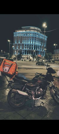 دراجه بولسر21 نازله 23 سنويه باسمي ماشيه تقريباً 26 نقصها شاشه طافيه ت...