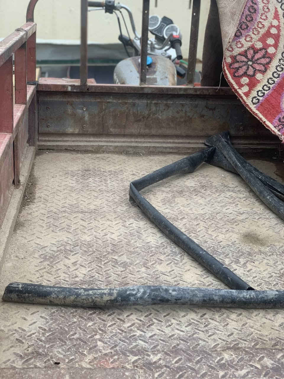 السلام ستوتة امتيار شغالة كهربائيات بدون أوراق السعر 650 بيهة مجال قليل هاذة رقمي ***********
