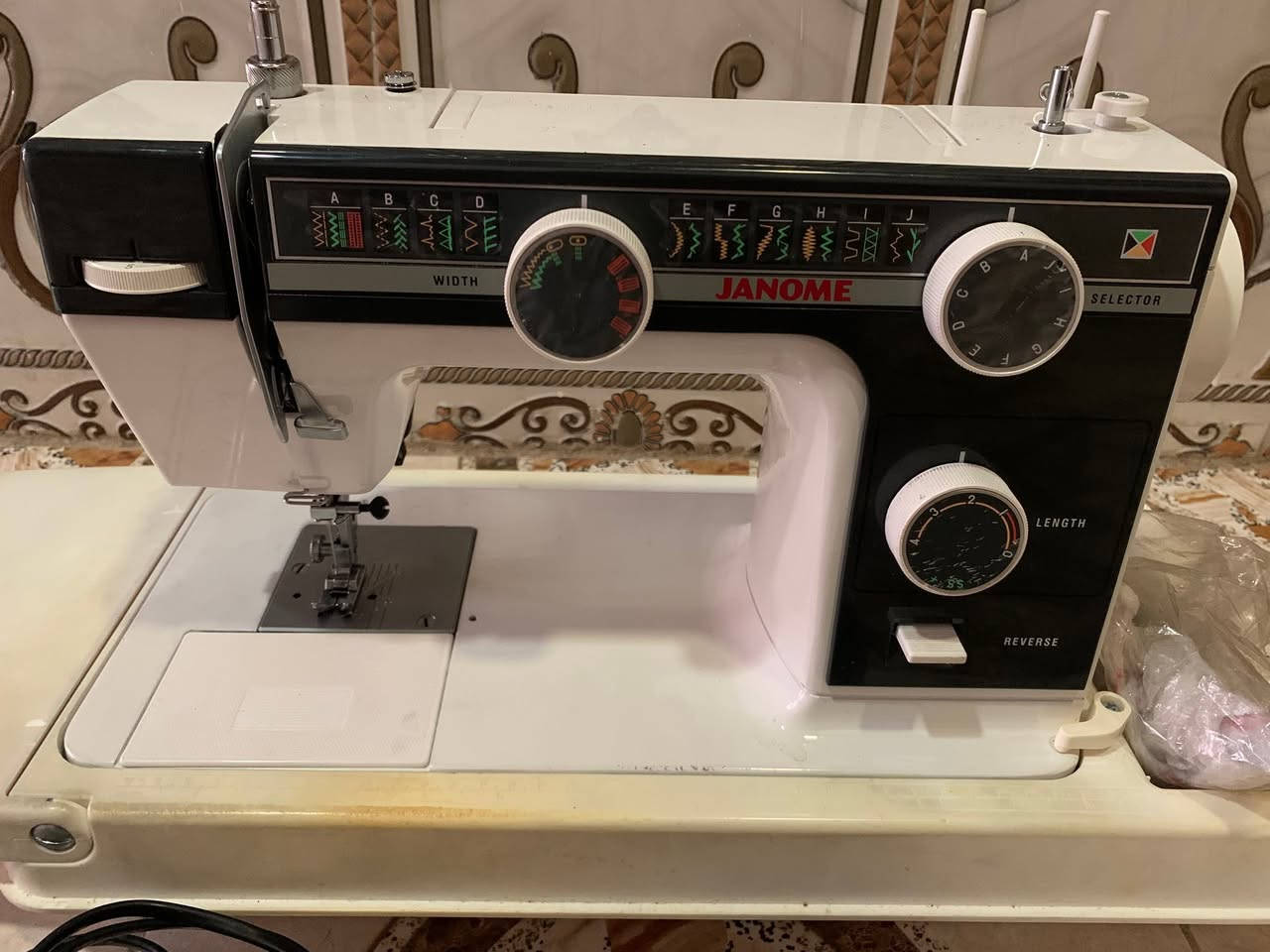 سلام عليكم مكينه خياطه جديده وسعرهه مناسب
كامل ملحقاتهه سعر ١٣٠ الف
عنوان بصره***********-***********
