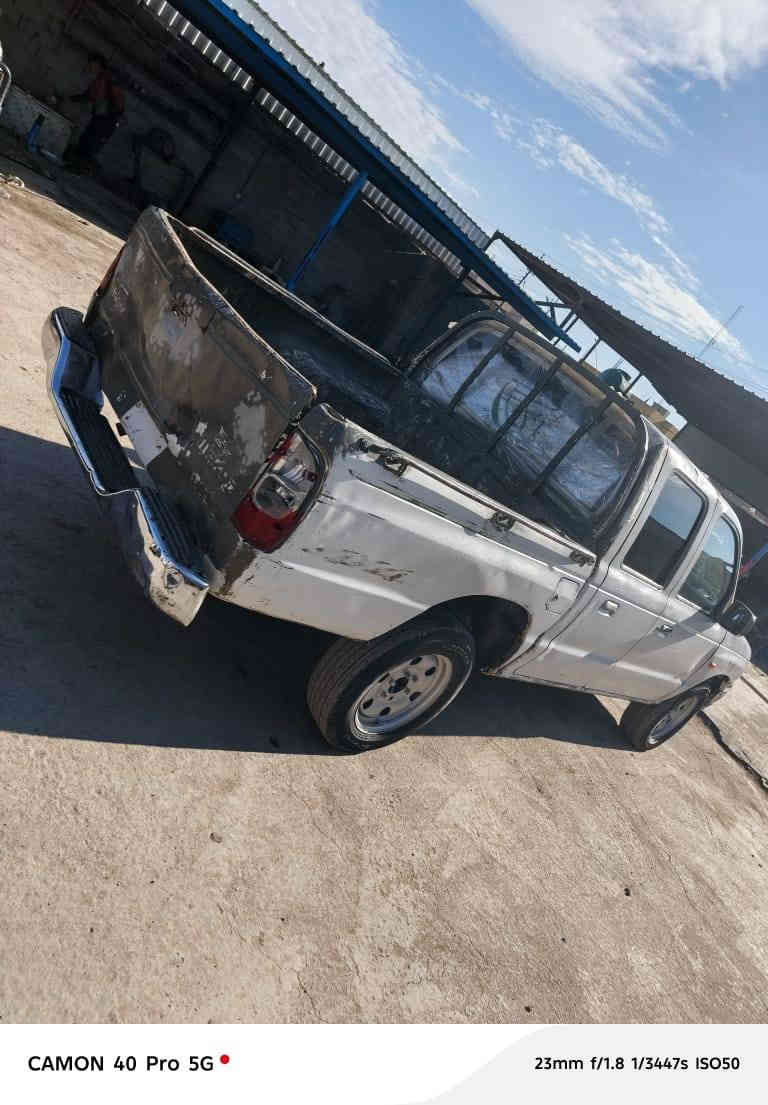 سلام عليكم ماصده ياباني2003مكينه كاز4سلندر سوبر بلادي فورويل مال مزاد وزارلداخليه بيه وكاله عامه *********** السعر46بيها مجال
