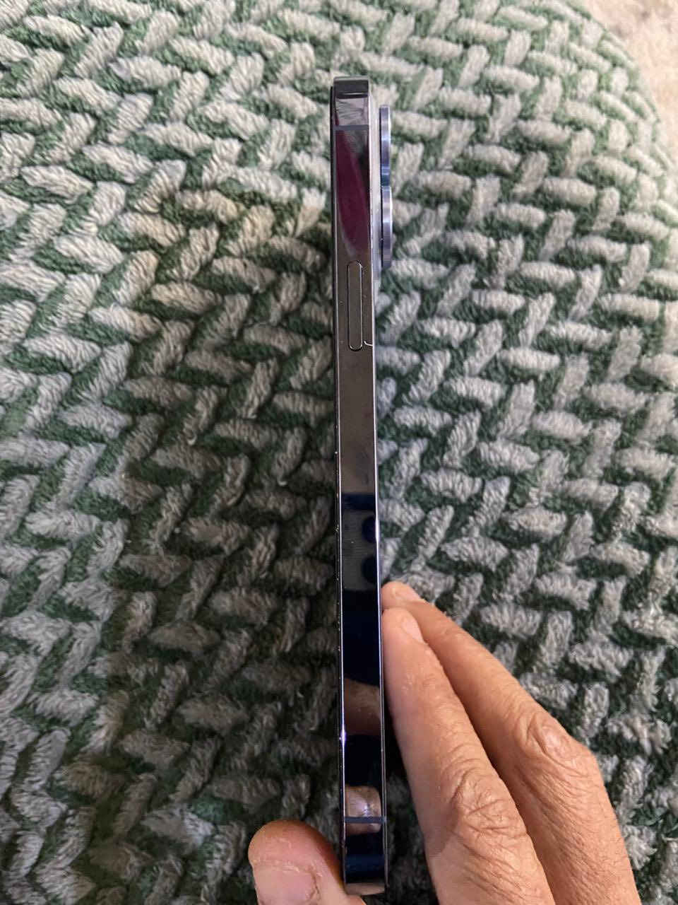 السلام عليكم
ايفون 13 برو ماكس 
ماستر شرق اوسط 
دبل خط(يعني خطين) 
بطاريه 77 
الجهاز لا مفتوح ولا مبدل بي أي قطعه التليفون ماستر وغراضه كامله 
+التليفون نضيف كلش 
فقط الكامره 0.5 بيها فطر مثل ما موضح بصوره تتبدل من الخارج فقط زجاجه مالتها 
السعر 680 
***********
