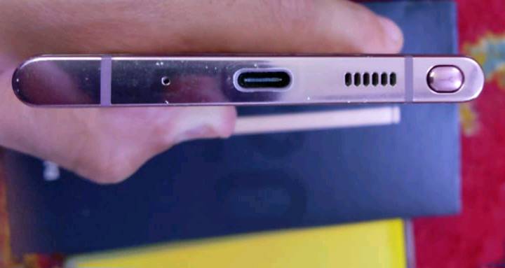 السلام عليكم

جهاز نوت 20 الترا 5g شرق اوسط دبل شريحة الجهاز نضافة 90% مكفول مامبدل بي اي شي كلة اصلي بس بي خط بل شاشة طاح مني واكسرت الشاشة شوي من جوة وصار بي خط ومامأثر على الشاشة او على اللمس ابد  وملحقاتة كارتون مالتة الاصلي وواير مالتة الاصلي وكفر السعر 300 وموجود توصيل الشراي يراسلني وبلخدمة وشكرا… 
