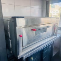 اغراض مطعم لبيع متوفر طاولات طعام كبيرة و صغيرة وكراسي وجلسات وجربايه ...