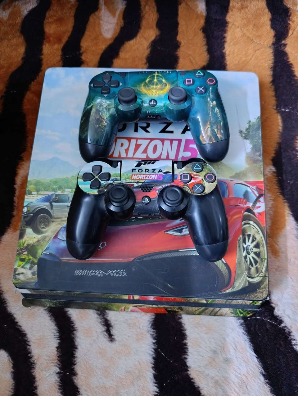 للبيع مهكر اكثر من 20 لعبه سعر 400 بمجال***********
