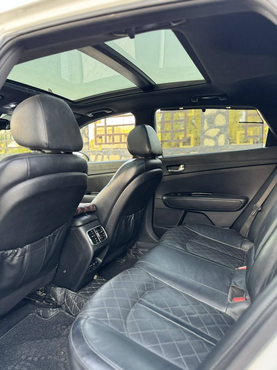 ‎السلام عليكم
‎اوبتما 2018SXL
‏‎رقم سليمانيه بأسمي 
‎ماشية 90ميل
‎السعر ١٥٥

‏‎✅فول الفول ١/١
‏‎✅ لايت فول ليد حاجب مع دبل عدسه متحركه ترحيب وتحريك مع الاستيرن
‏‎✅مري شفط + اشاير بالمري +قلاب
‏‎✅رادارات جانبي وامامي وخلفي 
‏‎✅بنوراما 
‏‎✅محرك 2000 تيربو 
‏‎‏ ✅ثلاث انظمه قياده 
‏‎‏ (eco_normal _sport)
‏‎✅بصمات عدد 4(تشغيل +ابواب+سايد بريك +صندوگ)
‏‎✅كشنات جلد بقلاوه  
‏‎✅كشنات تدفئه تبريد الاماميه والخلفيه بس تدفئه 
‏‎✅كشنات اماميه كهرباء وخزن وضعيات
‏‎✅شاشه اكبر حجم وكامره وحساسات ونظام مع كار بلي واندرويد اوتوGps 
‏‎✅سستم صوت Harman/kardon 14 سماعه +دمامات 
‏‎✅نضام ترحيب 
‏‎✅سايد بريك بصمه ‏Auto hold
‏‎✅بردات خلفيه بلاديه 
‏‎✅يدات كروم 
‏‎✅نظام توقف مفاجئ
‏‎✅تحديد مسار 
‏‎✅كاميرات محيطيه ٣٦٠ درجه 
‏‎✅لايت بيده الابواب 
‏‎✅️لدات داخليه  بالابوب
‏‎✅شاحن لاسلكي 
‏‎✅مخرج للشحن ومخرج USB 
‏‎✅شفتات ستيرن تستخدم بالكير العادي 
‏‎✅تبريد قطعتين 
‎✅ستيرن على شكل
       دبل كزوز
                                                                  قيادة ذاتية وبعد بيها هواي مواصفات
الضرر : دعاميه خلفيه تحديدا مكان الاسبير
السياره بيها قطعه صبغ فقط الباب الخلفيه عكس السايق
للاتصال
***********
‎مكان السياره نجف
