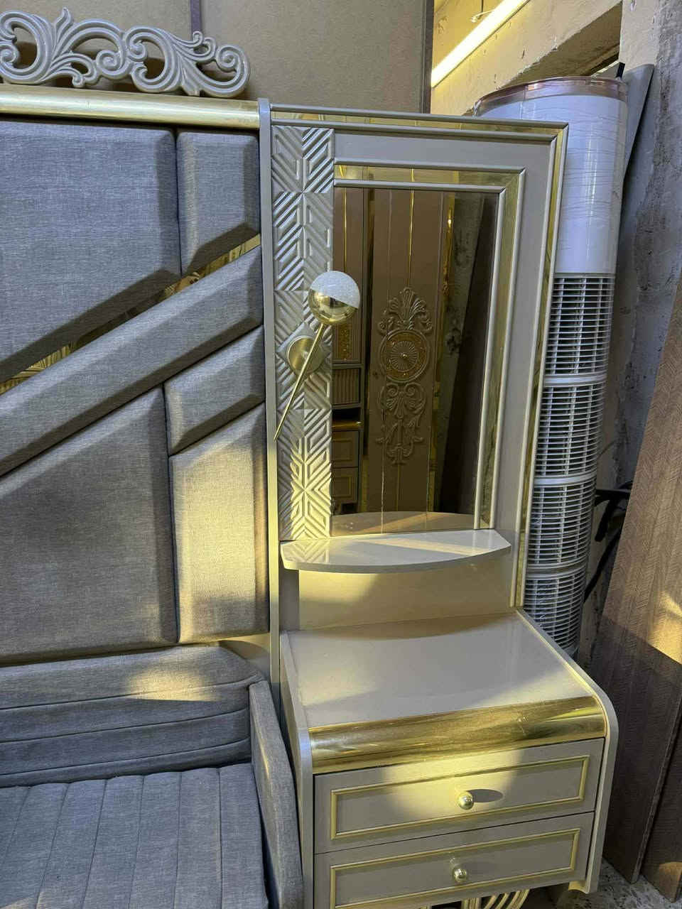 ✨ غرفة تركية ملكيه 👑 الاصلي مودرن ✨
🚪 نظام أبواب  11 قطعه بروفايل فاخر
🛏️ سرير ضهر بلوك بمخزن عملي جام برونزي انيق🫰❤️‍🔥
🧵 قماش وتر بروف أصلي 
✨ نظافة 99💯
🚚 شد ونقل مجاني داخل بغداد
📦 توصيل للمحافظات بأسعار رمزية

📍الموقع بغداد الجديدة
📩 للاستفسار راسل خاص 🫰❤️‍🔥


**إذا كنت صاحب هذا الإعلان وتريد حذفه لأي سبب، رجاءا أرسل رسالة إلى الدعم الفني**