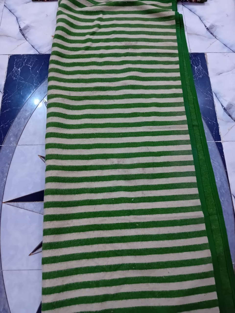 لبيع
***********
