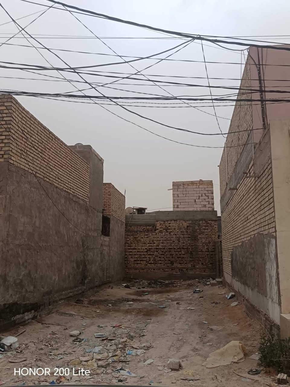 قطعه أرض مساحتة ١٠٠ متر العنوان سايدين المطار الجديد خلف قاعة الياسمين شارع تبليط السعر ٣٨ مليون بيه مجال جدا قليل
***********
***********
