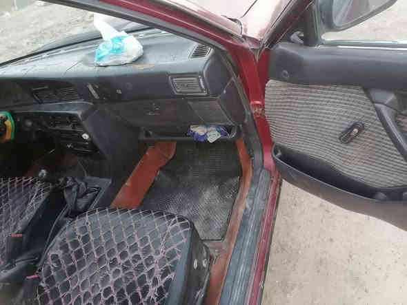 السلام عليكم سياره لل ب ي ع كارينا تيوتا كير عادي موديل 1996رقم انكليزي كامله تحويل ثاني يوم صدر جديد تخم   تايرات جدد كير ومكينه مكفول جاهزه من كلشي شوفت عينك  ال س ع ر ٢٨ وبيه مجال العنوان الطارمية بغداد رقم :*********** :/***********
