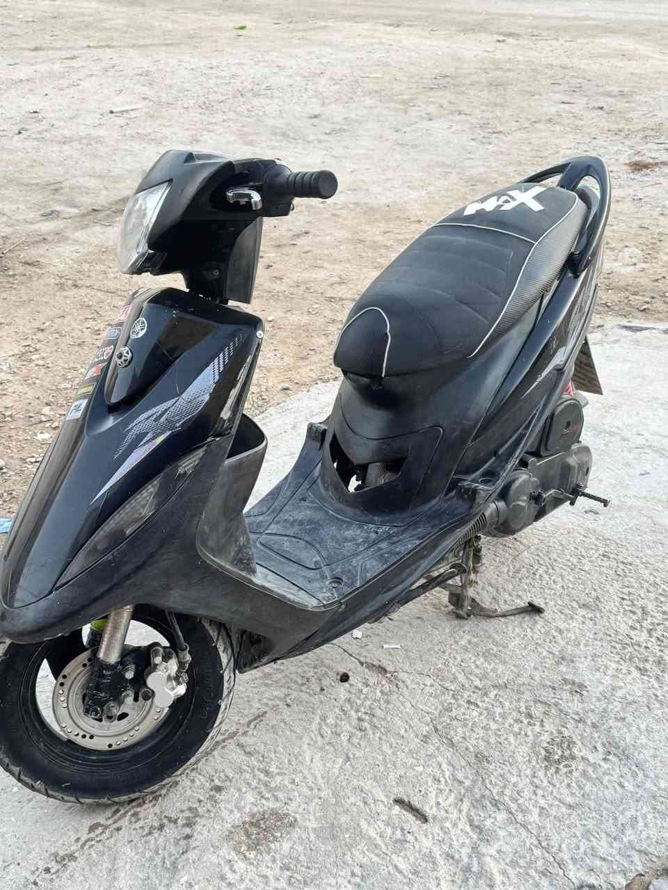 سلام عليكم ماكس عدله للبيع الدراجه مامفتوحه نضافه شوفت عينك دبلات امامي تعبانات فقط مكينه 49 سلف هندر كله شغال كهربائيات دشبول الكتروني اصلي مكاني كربلاء الميلاد السعر 600 رقمي ***********
